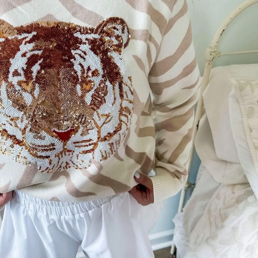 QOS Sweater- Tiger